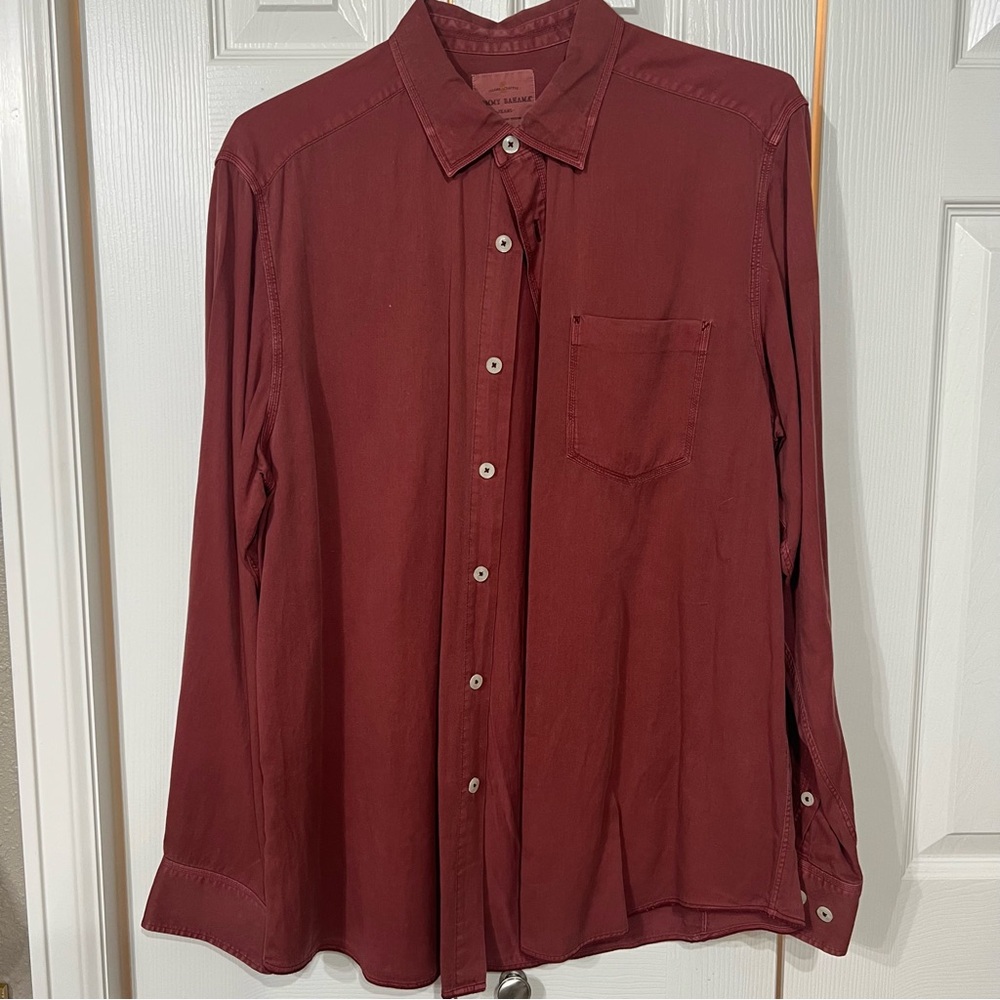 Tommy Bahama Jeana Men M Burgundy Shirt Button up Distressed preppy